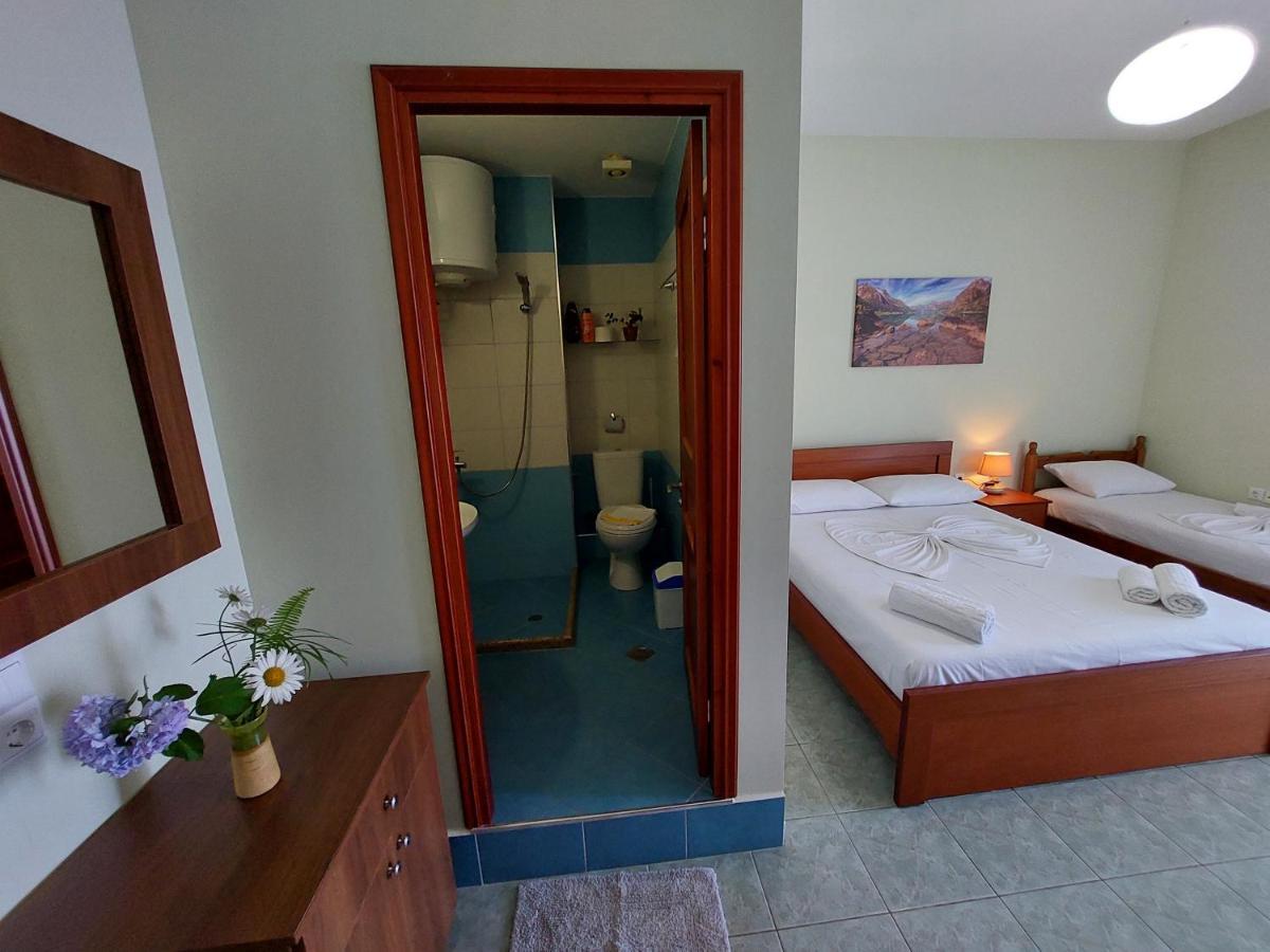The Sun House Appartement Sarandë Buitenkant foto
